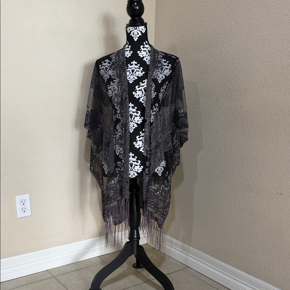SO Gray Floral Shawl